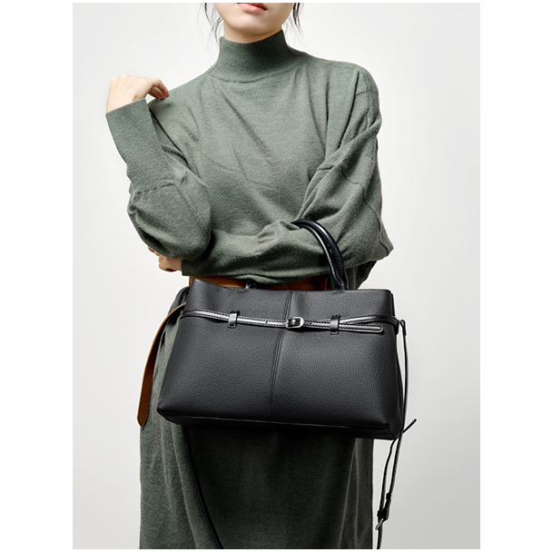 Classic Black Tote with Sleek Design - Leather Bag 023