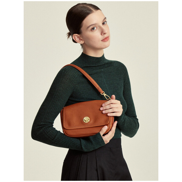 Classic Tan Leather Shoulder Bag - Wendy