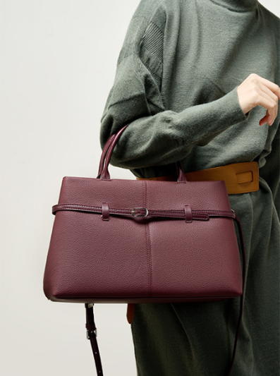 Classic Black Tote with Sleek Design - Leather Bag 023